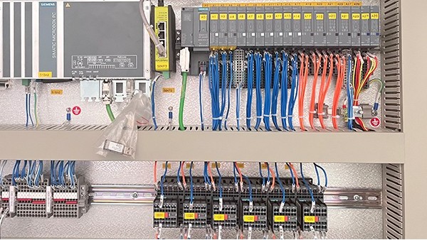 CE認(rèn)證控制柜：以國際標(biāo)準(zhǔn)打造工業(yè)自動(dòng)化核心優(yōu)勢(shì)