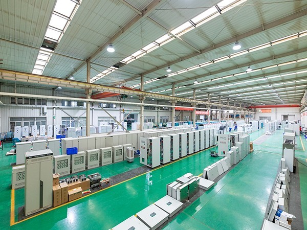 華東工控生產車間